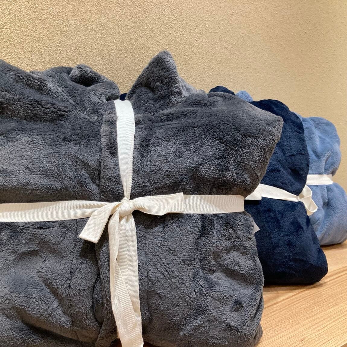 西友荻窪】 毎年人気の着る毛布パジャマ、今年も入荷しています